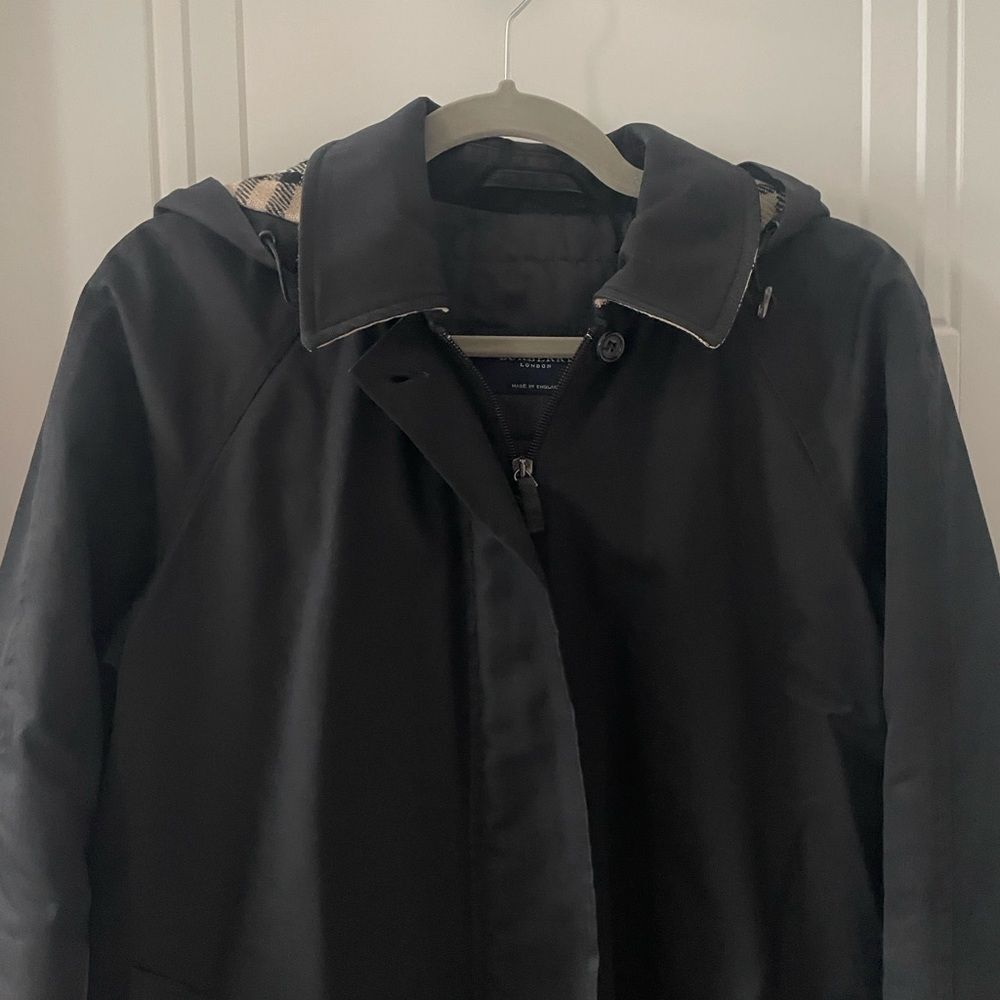 Vintage Burberry Black Hooded Jacket with Quilted Interior - Picture 3 of 10